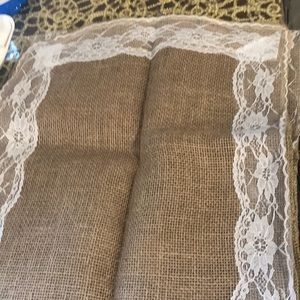 5 New burlap runners with lace edge